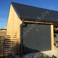 Luxusní dřevěná garáž s přístřeškem